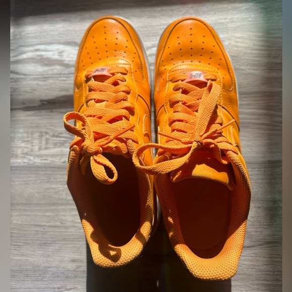 Women’s size 9 orange Air Force ones. Light worn good condition - Picture 6 of 6